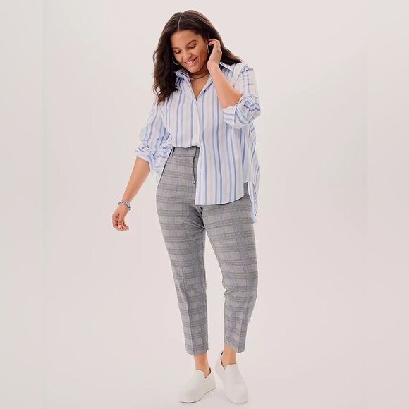 Lane Bryant - Swing Pleat-Back Button-Down Shirt - Picture 4 of 5